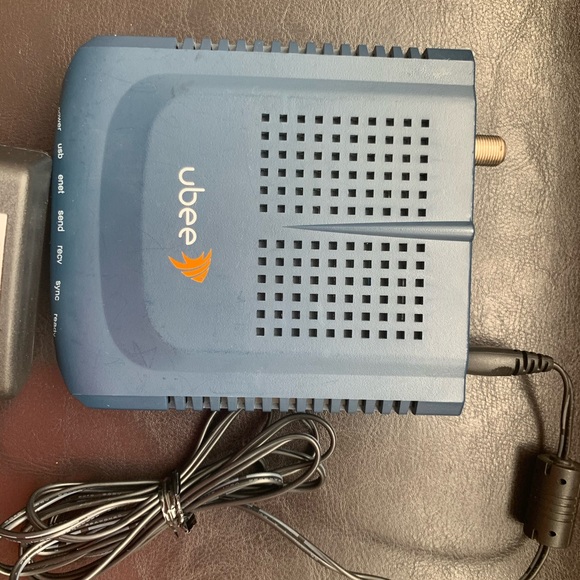 Ubee Cable Modem U10C018.80 - Complete w Cables Power Cord *FC. - Picture 4 of 4